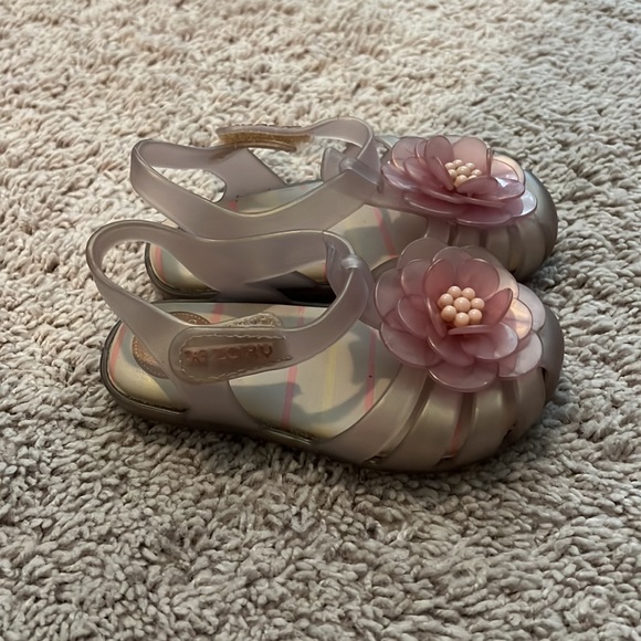 Toddler Girl slippers - Picture 2 of 5